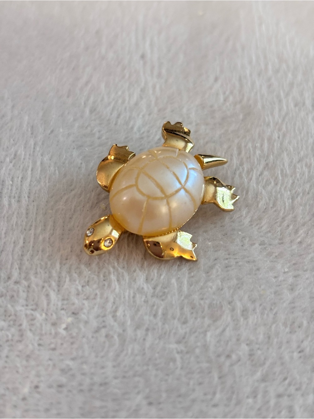 Vintage Signed Trifari Turtle Brooch Pearly Ivory Shell Rhinestone Eyes